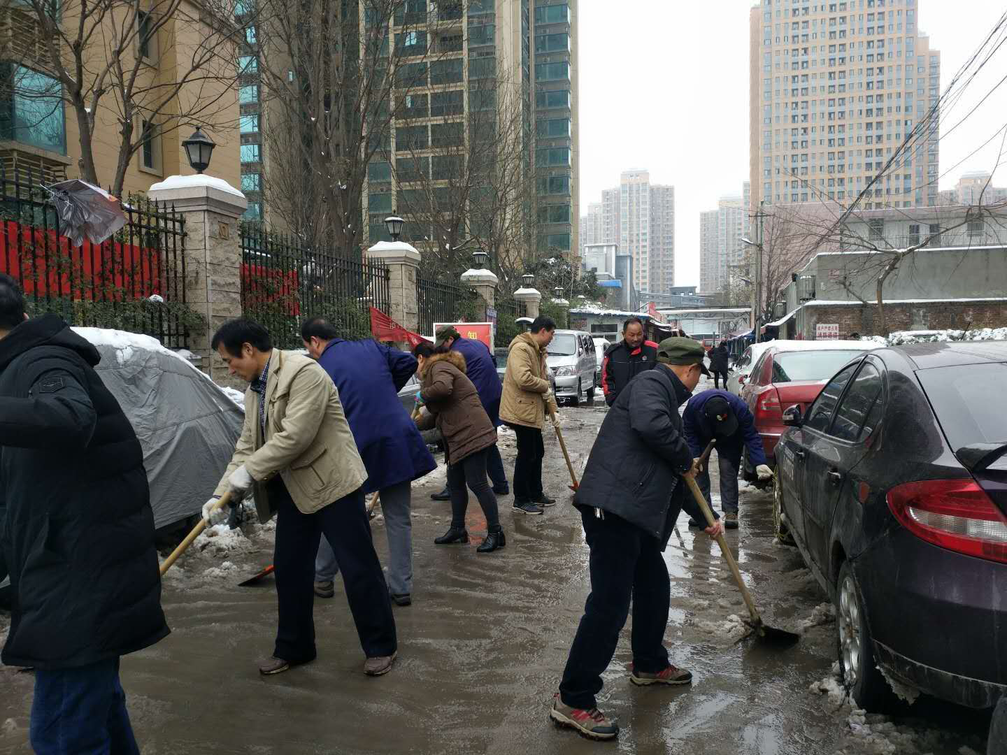 “以雪为令，，，，，，御雪奋战” 西安工业投资集团再行动